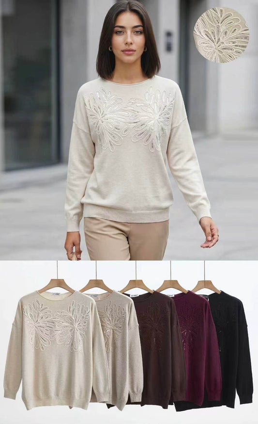 MAGLIONE CON RICAMATO E PAILLETTES